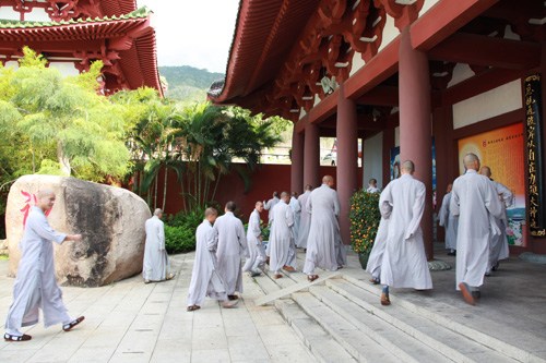 在寺院担任执事，怎样作才能服众