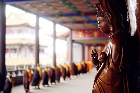 烦恼深重的凡夫往生后为何能得不退转